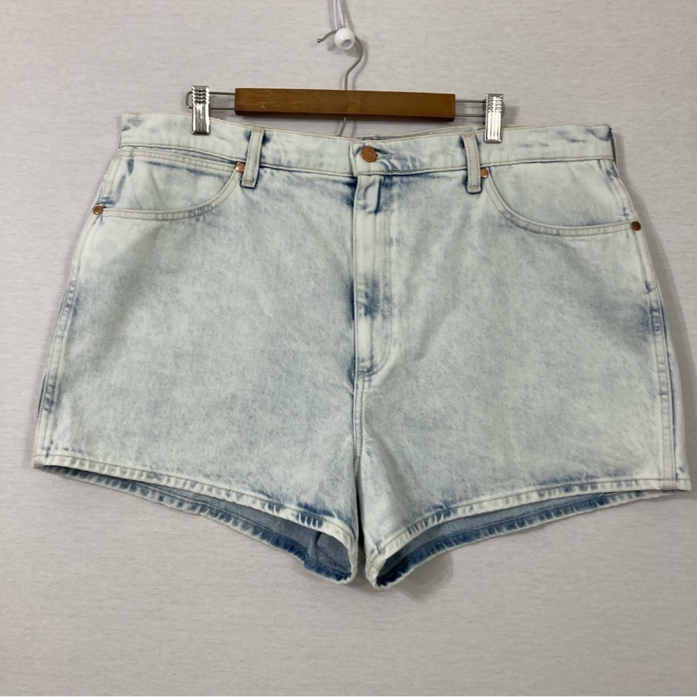 New Wrangler Light Wash High Rise Festival Jeans Shorts W35